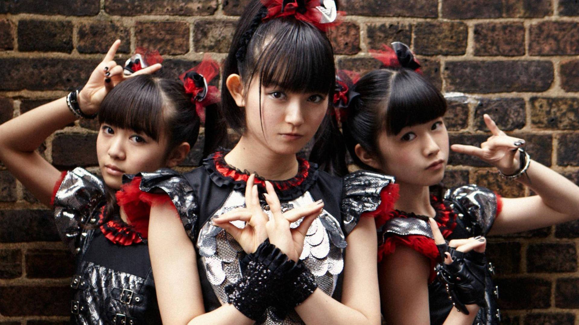 BABYMETAL performing live