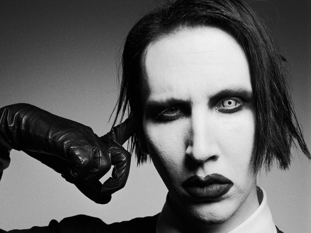 Marilyn Manson performing live