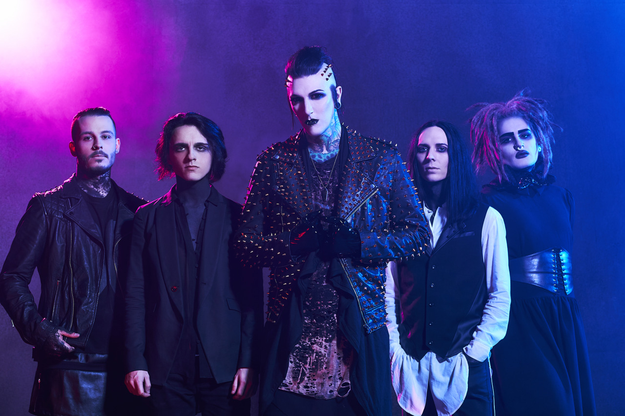 Motionless in White — Chris Motionless, Ricky Horror and the full band