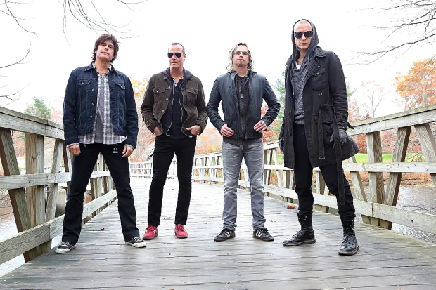 Stone Temple Pilots performing live
